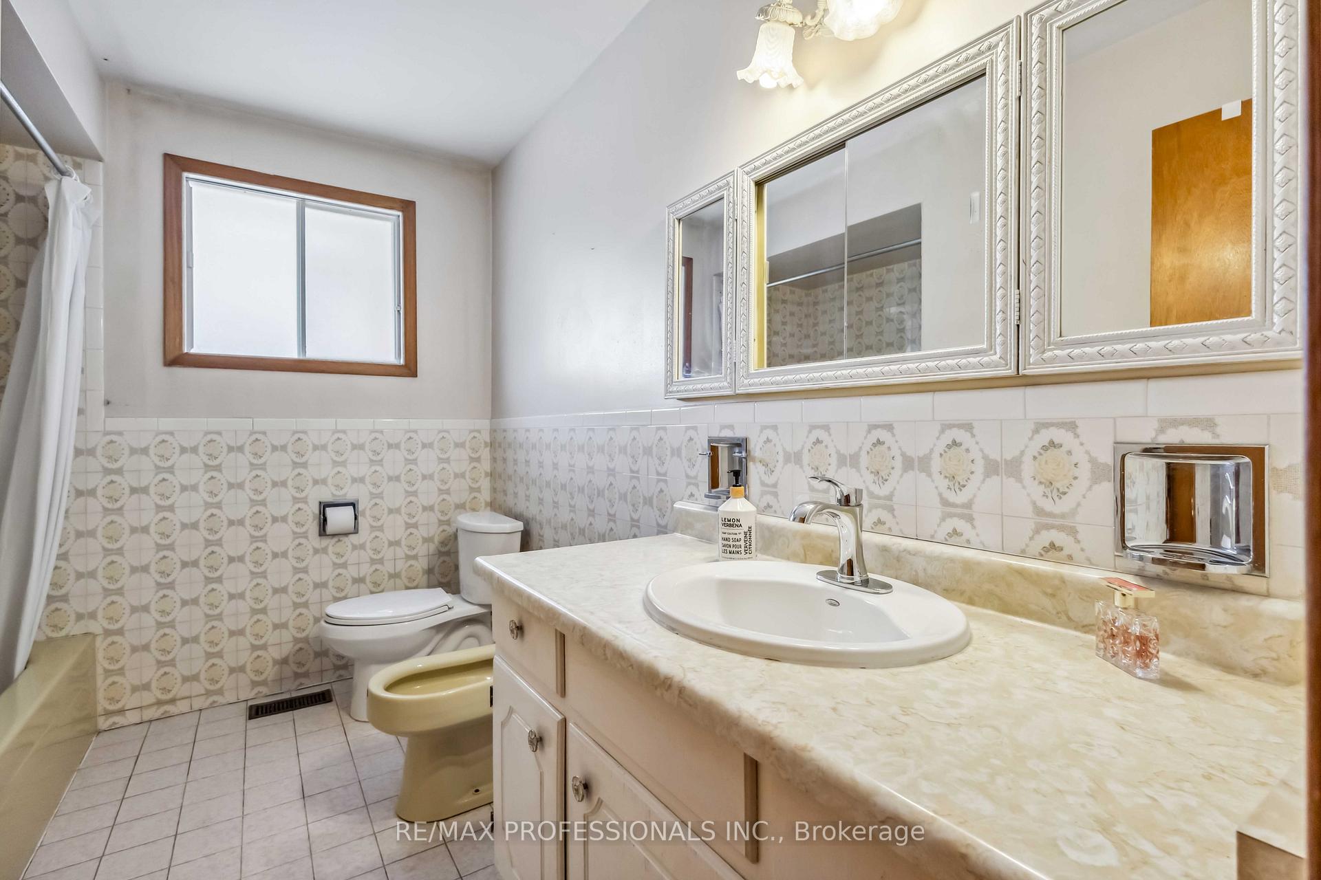 Photo 21 of 525 Woodbridge Avenue, Vaughan, West Woodbridge — HOMEH