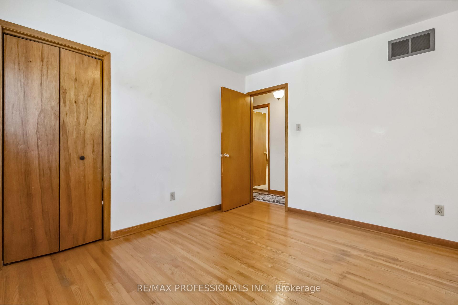 Photo 24 of 525 Woodbridge Avenue, Vaughan, West Woodbridge — HOMEH