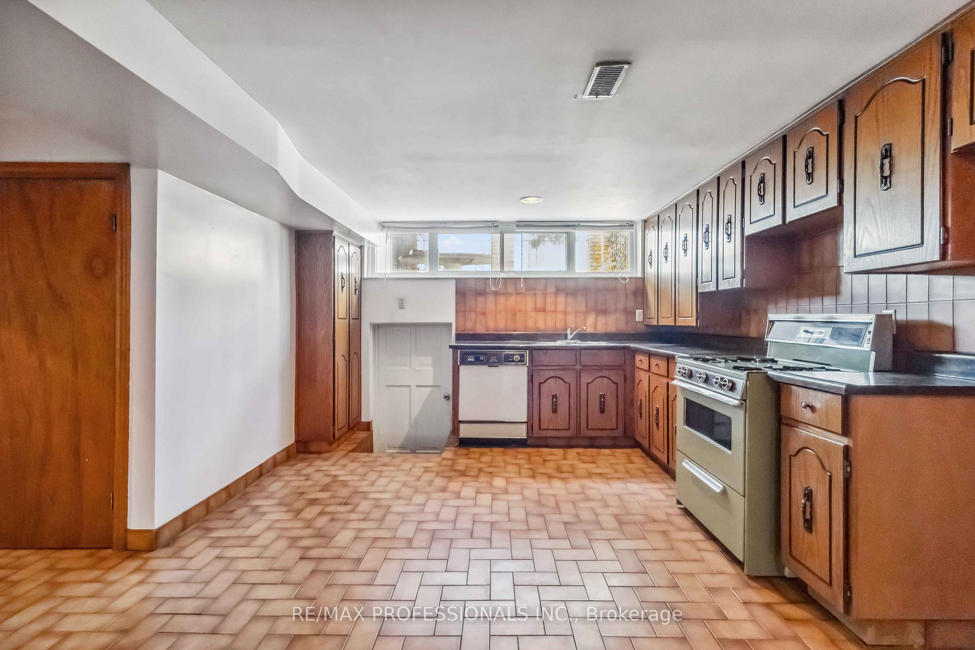 Photo 26 of 525 Woodbridge Avenue, Vaughan, West Woodbridge — HOMEH