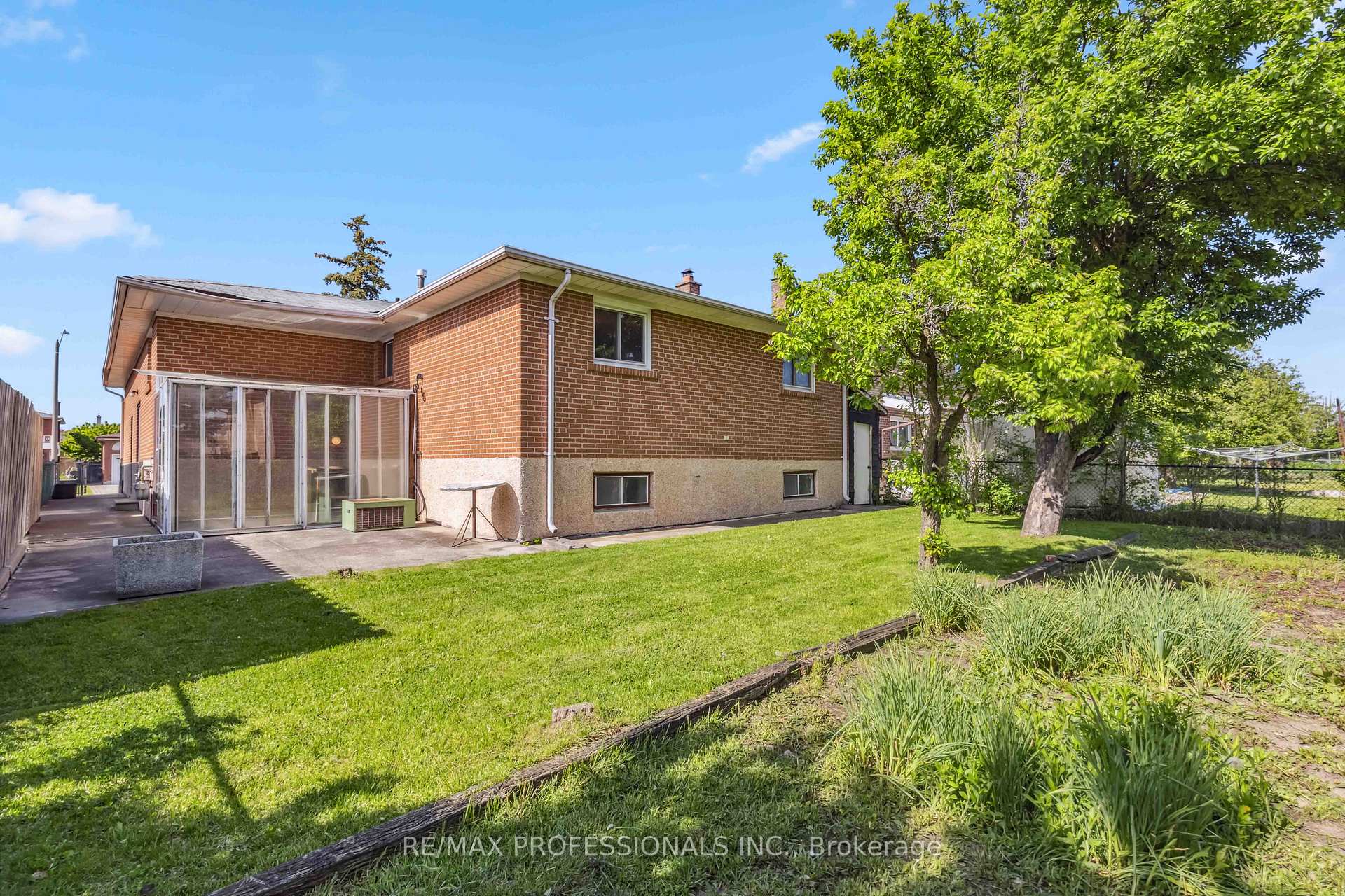 Photo 38 of 525 Woodbridge Avenue, Vaughan, West Woodbridge — HOMEH