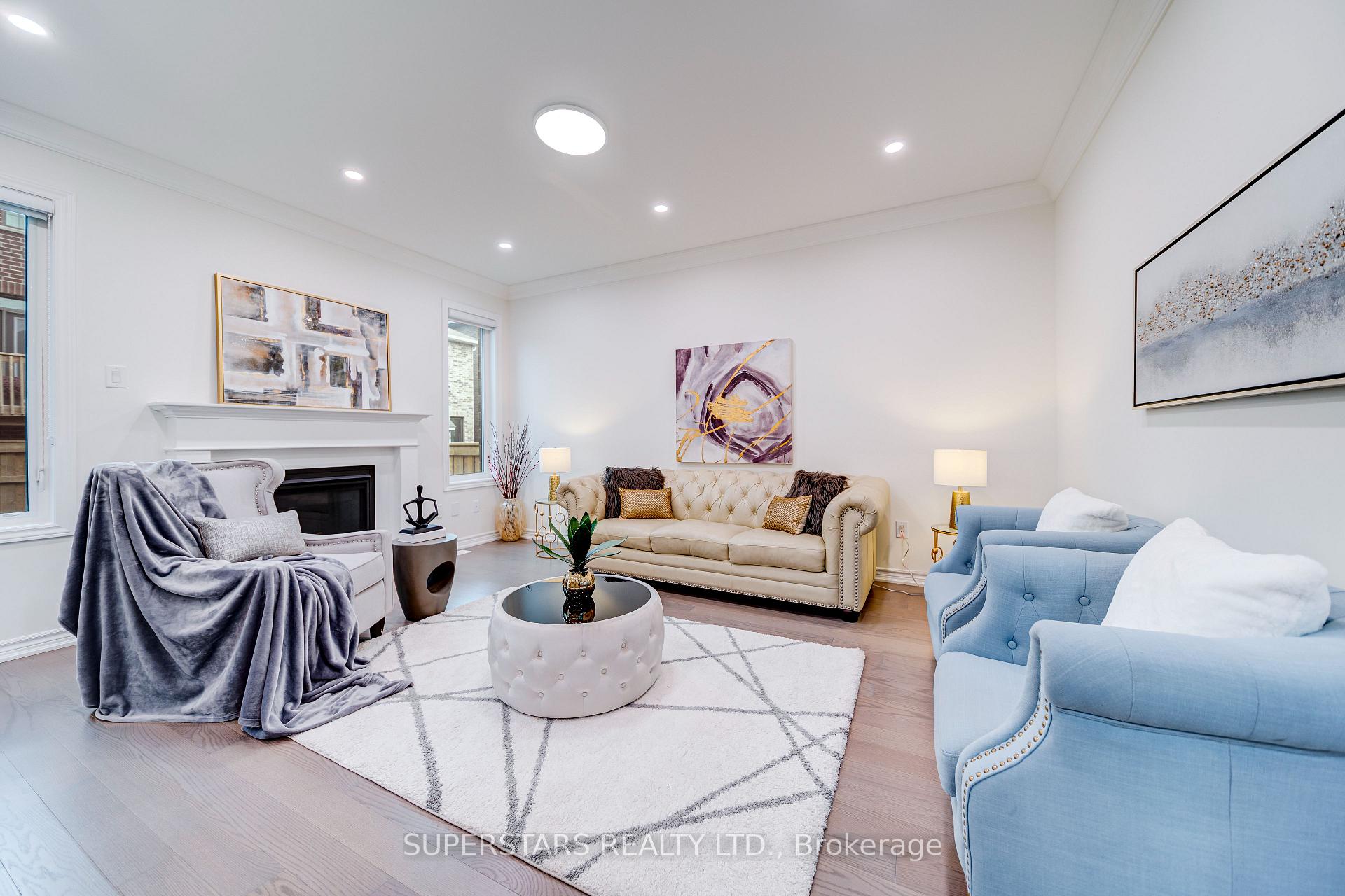 Photo 4 of 4 Mary Roman Avenue, Markham, Victoria Square — HOMEH