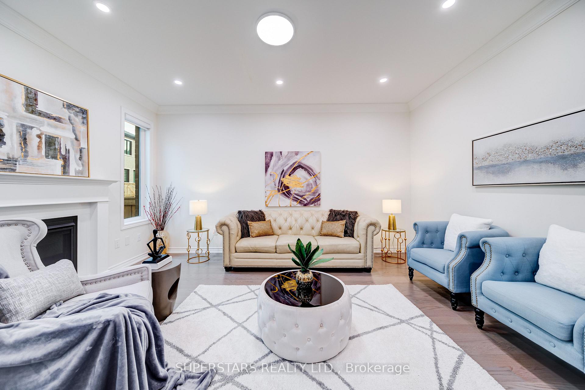 Photo 5 of 4 Mary Roman Avenue, Markham, Victoria Square — HOMEH