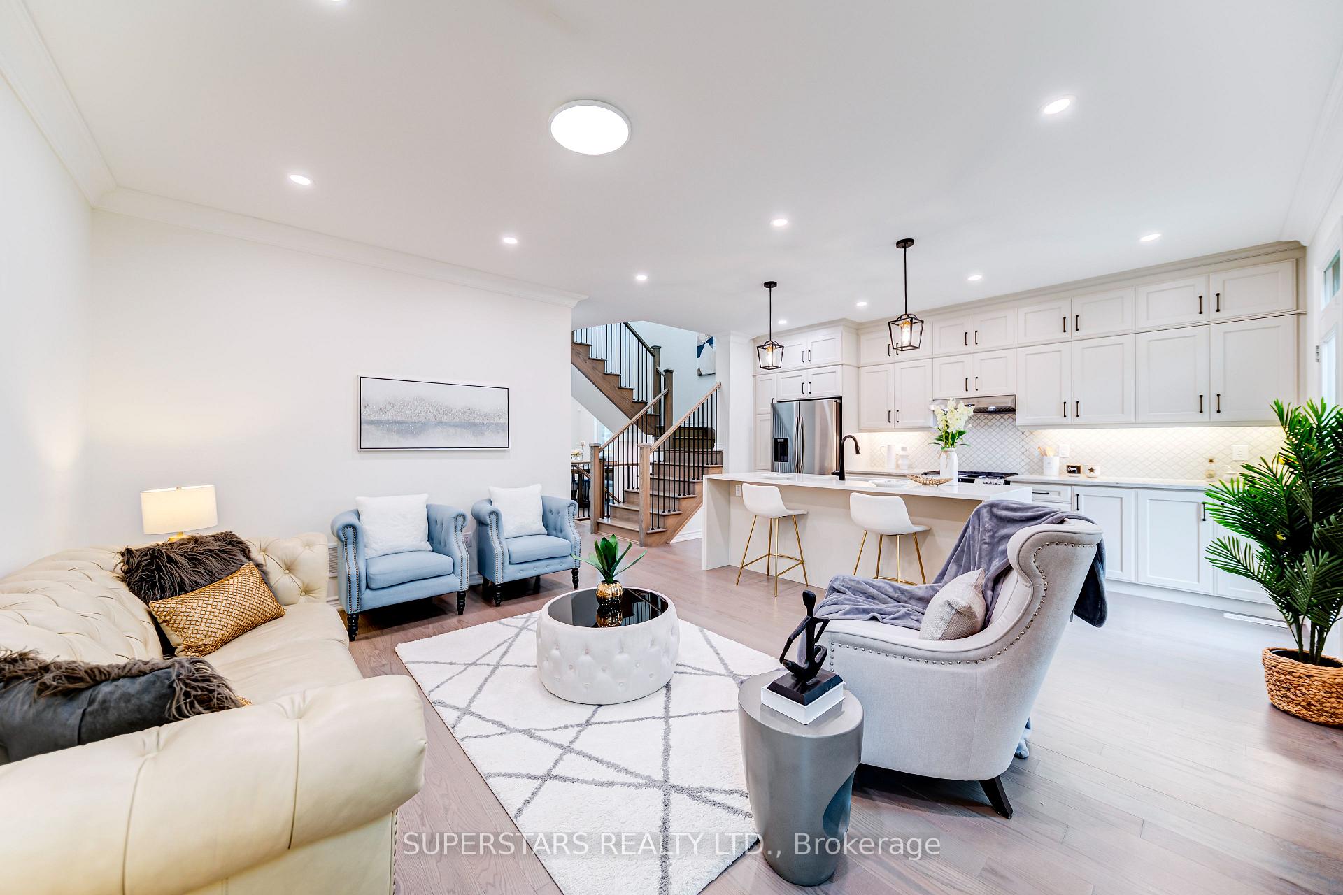 Photo 6 of 4 Mary Roman Avenue, Markham, Victoria Square — HOMEH