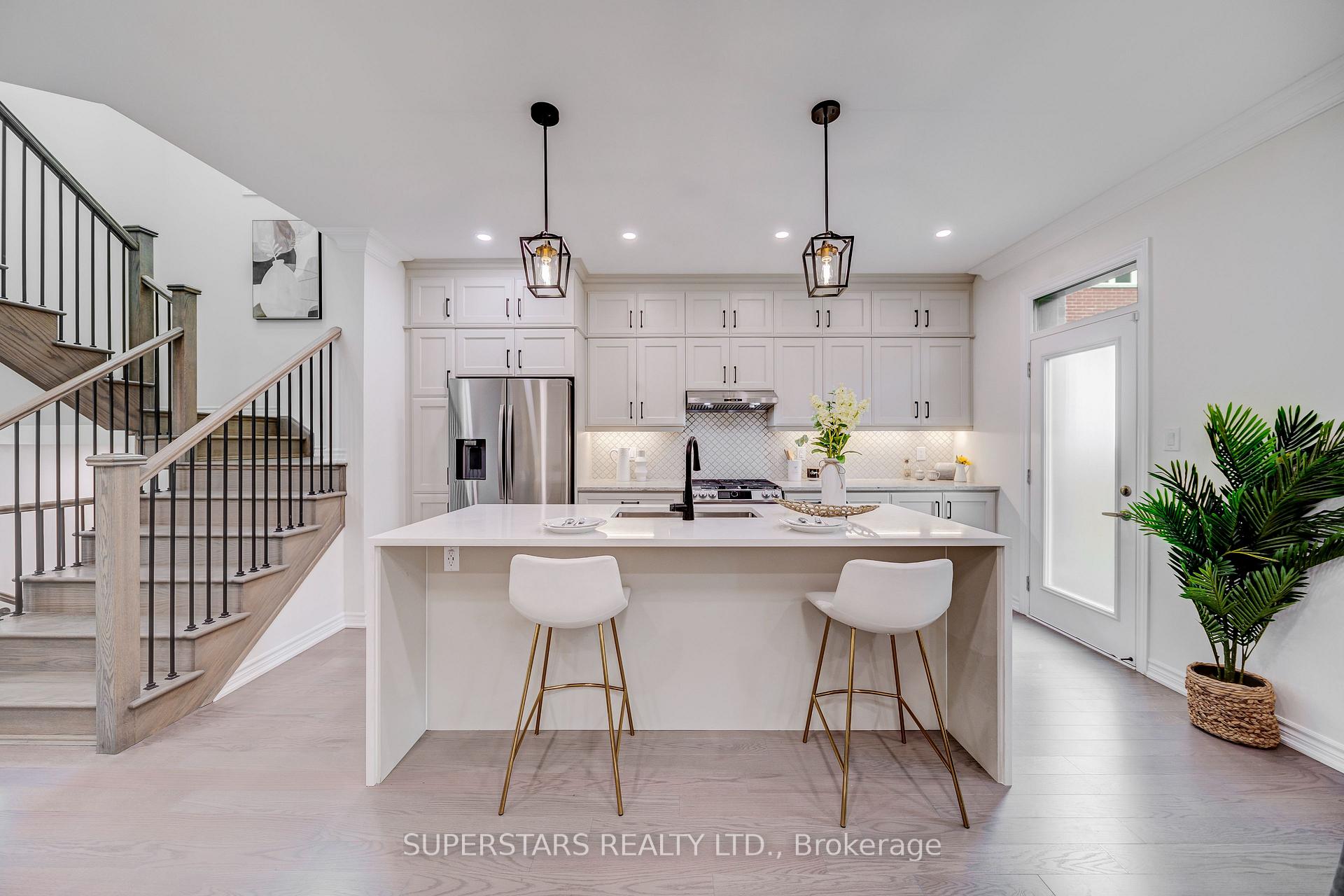 Photo 8 of 4 Mary Roman Avenue, Markham, Victoria Square — HOMEH