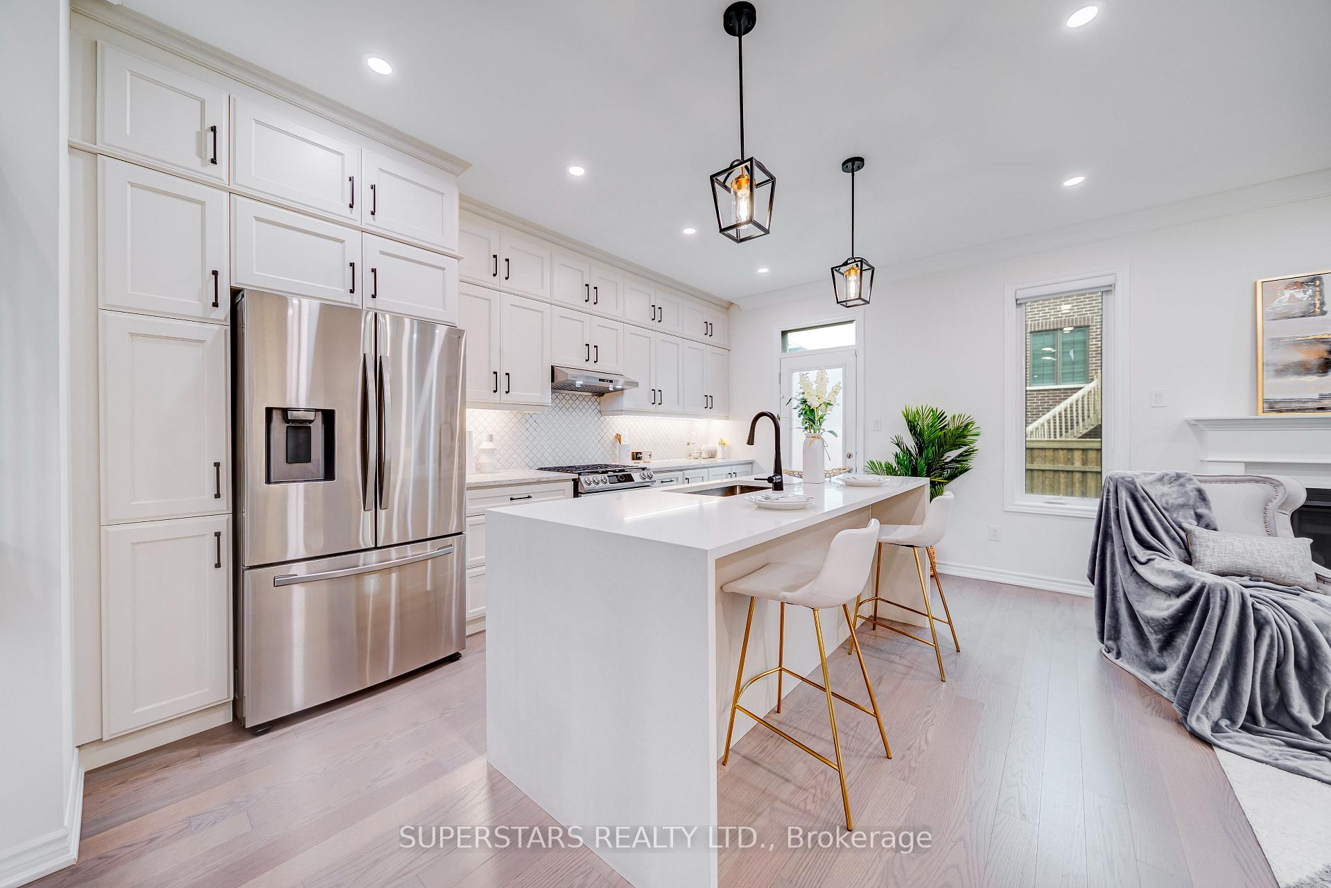 Photo 10 of 4 Mary Roman Avenue, Markham, Victoria Square — HOMEH