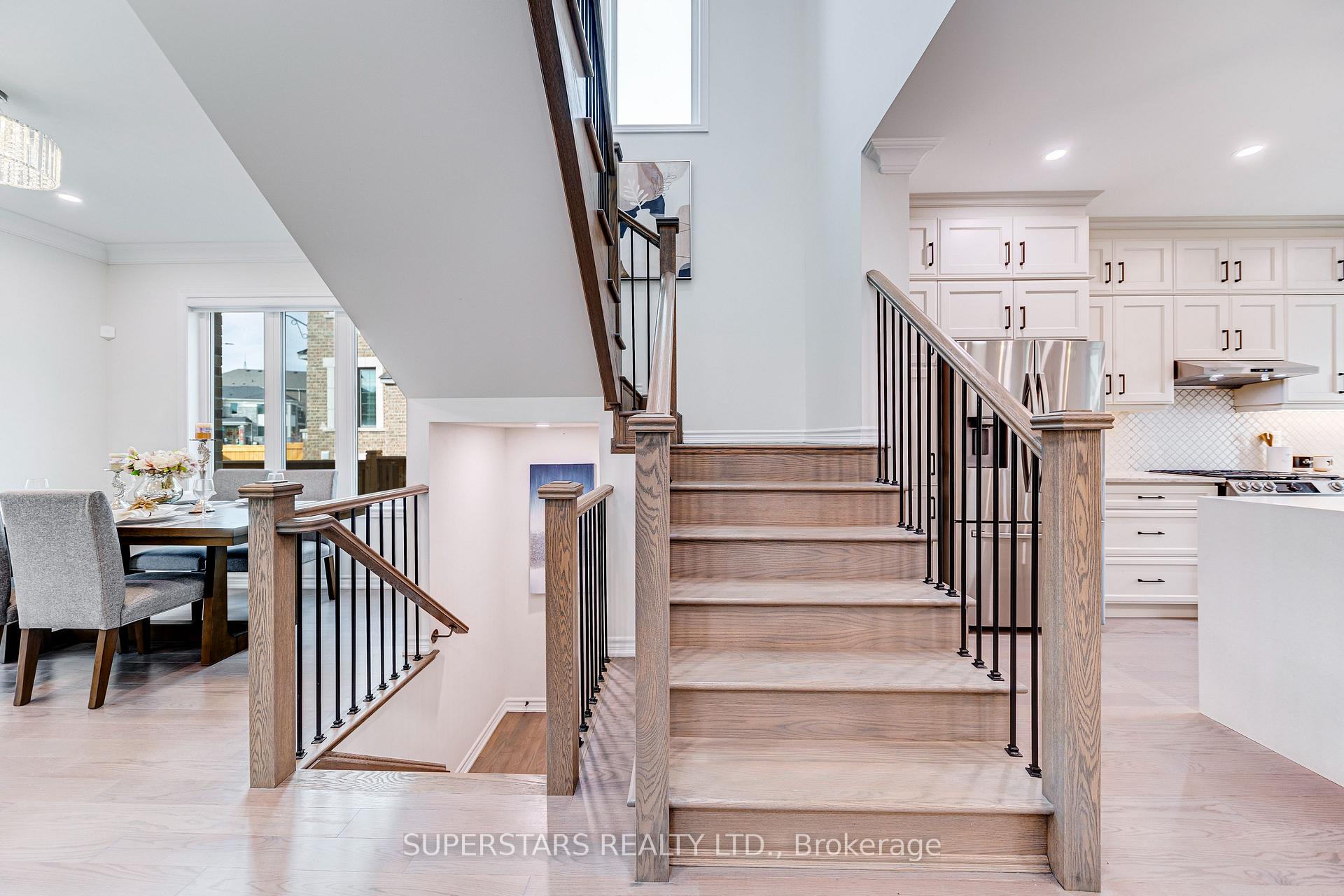 Photo 14 of 4 Mary Roman Avenue, Markham, Victoria Square — HOMEH