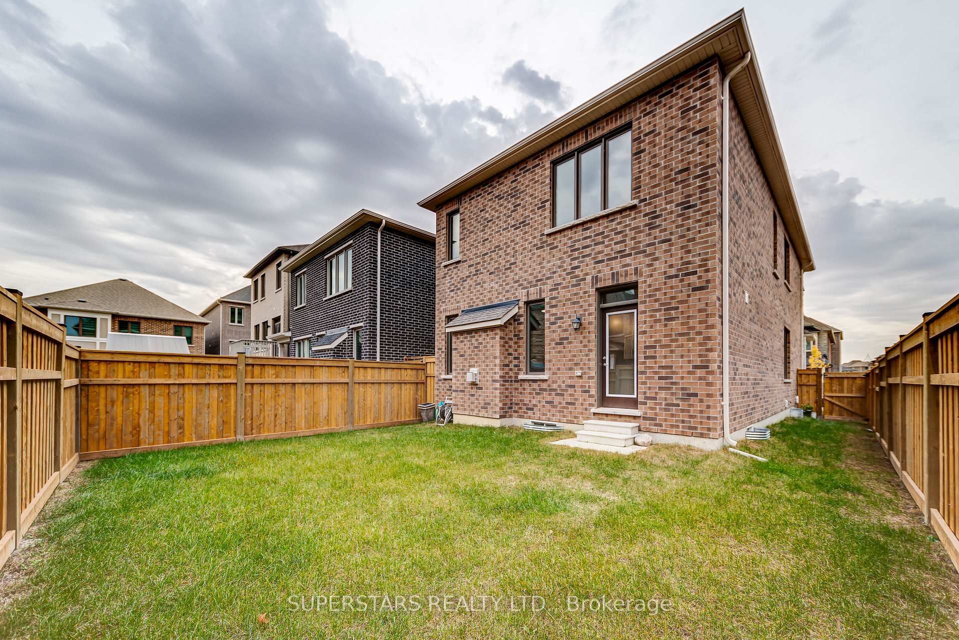 Photo 24 of 4 Mary Roman Avenue, Markham, Victoria Square — HOMEH
