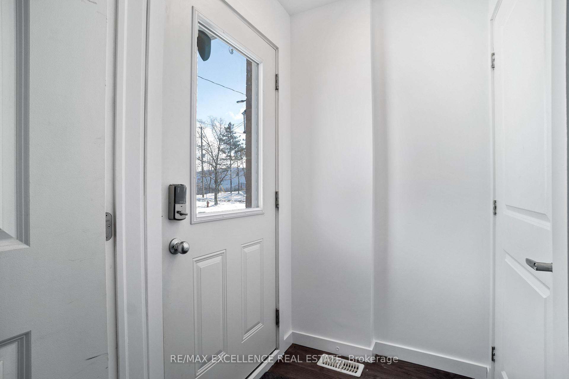 Photo 4 of 396 Alberta Street, Welland, Lincoln/Crowland — HOMEH
