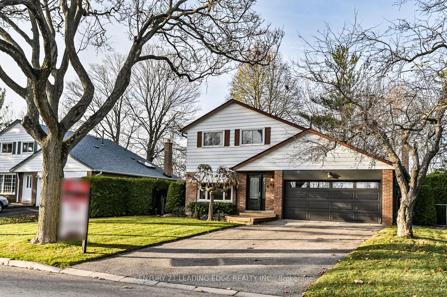Photo 2 of 49 Sir Pellias Terrace, Markham, Markham Village — HOMEH