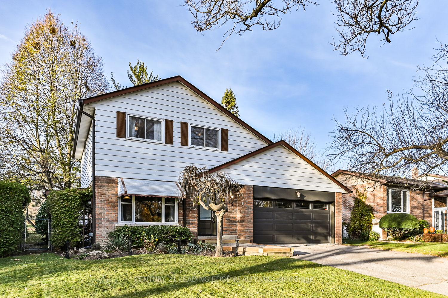 Photo 3 of 49 Sir Pellias Terrace, Markham, Markham Village — HOMEH