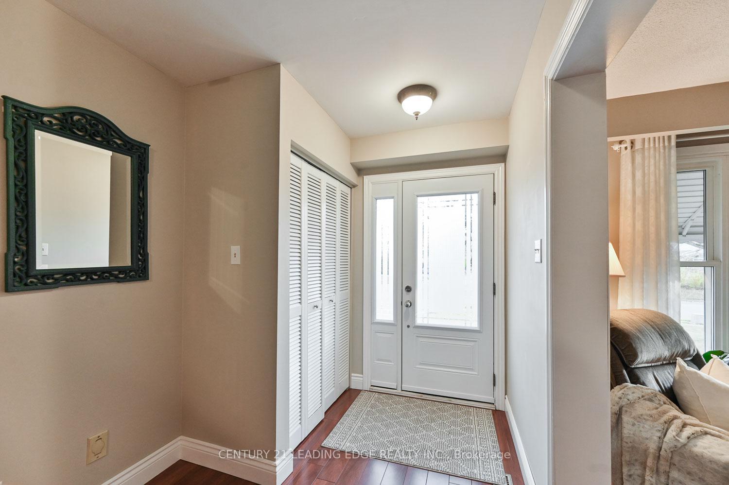 Photo 4 of 49 Sir Pellias Terrace, Markham, Markham Village — HOMEH