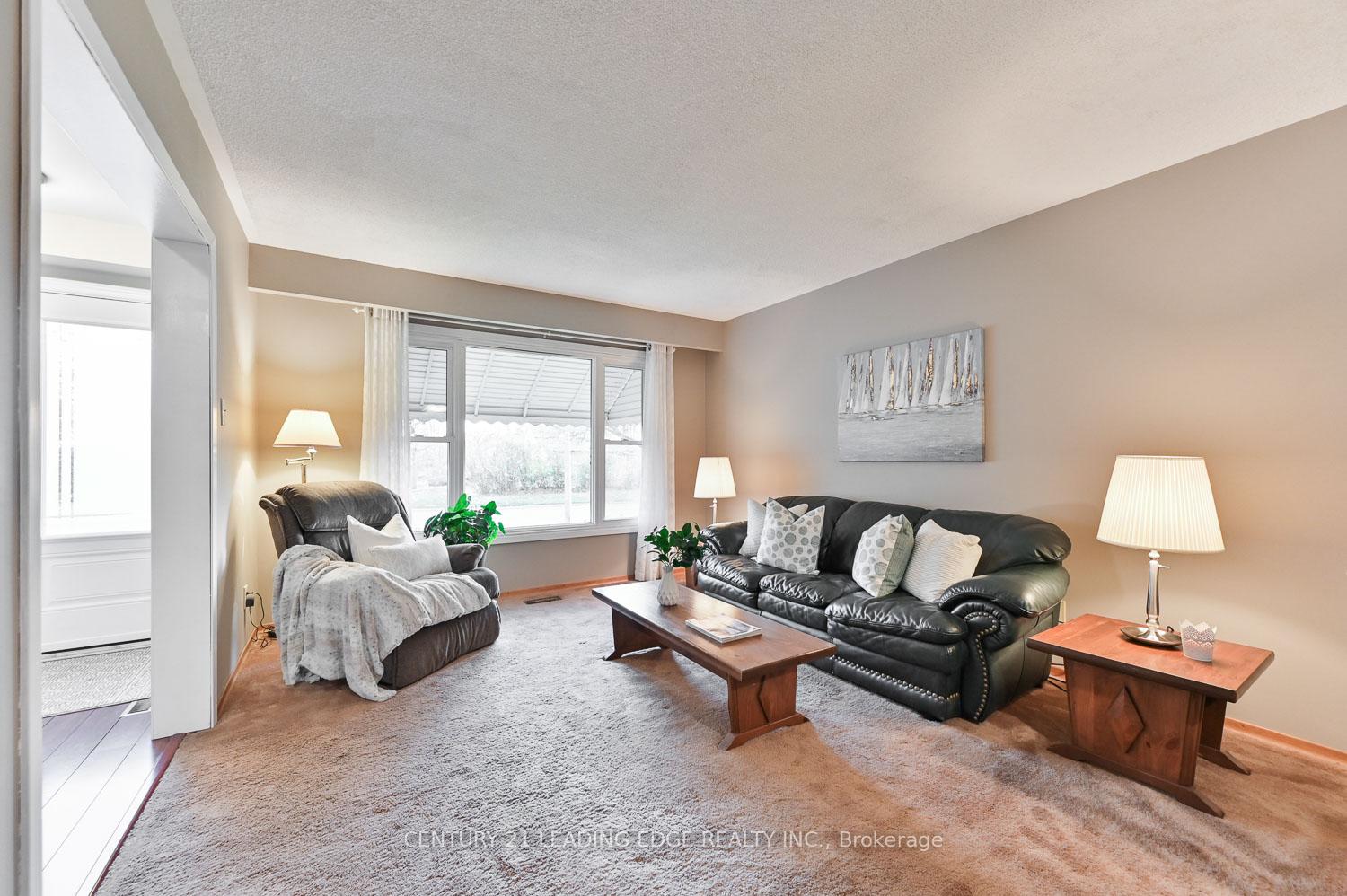 Photo 7 of 49 Sir Pellias Terrace, Markham, Markham Village — HOMEH
