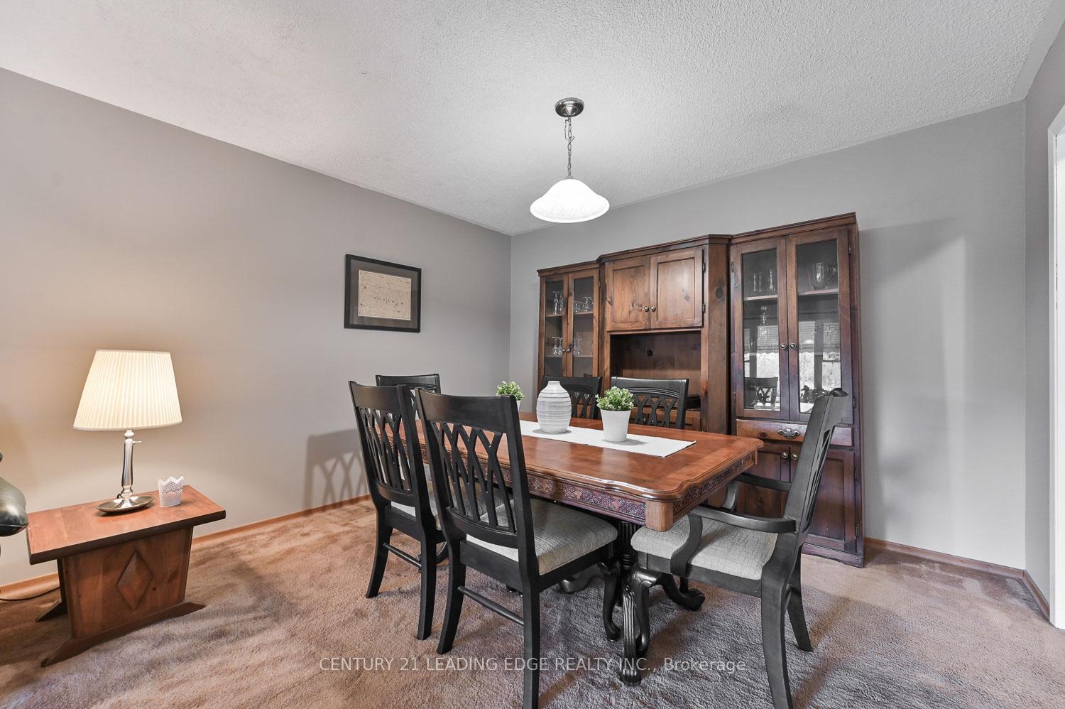 Photo 8 of 49 Sir Pellias Terrace, Markham, Markham Village — HOMEH