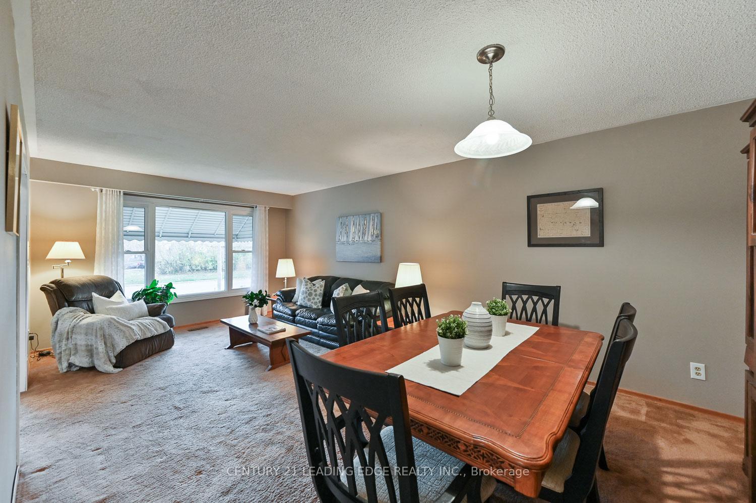Photo 9 of 49 Sir Pellias Terrace, Markham, Markham Village — HOMEH