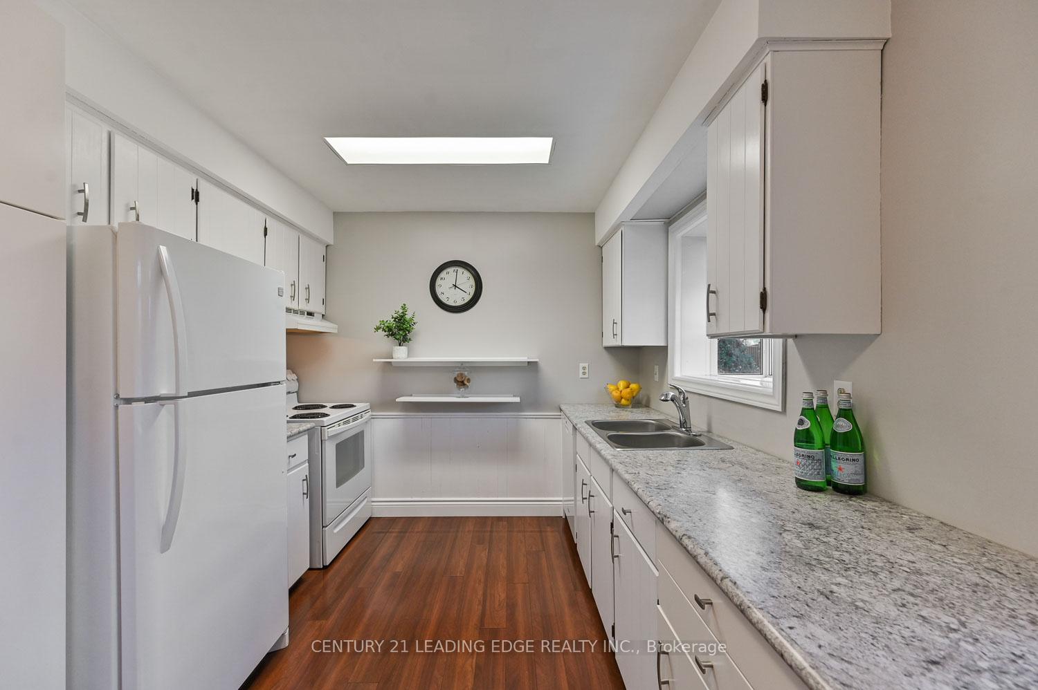 Photo 10 of 49 Sir Pellias Terrace, Markham, Markham Village — HOMEH