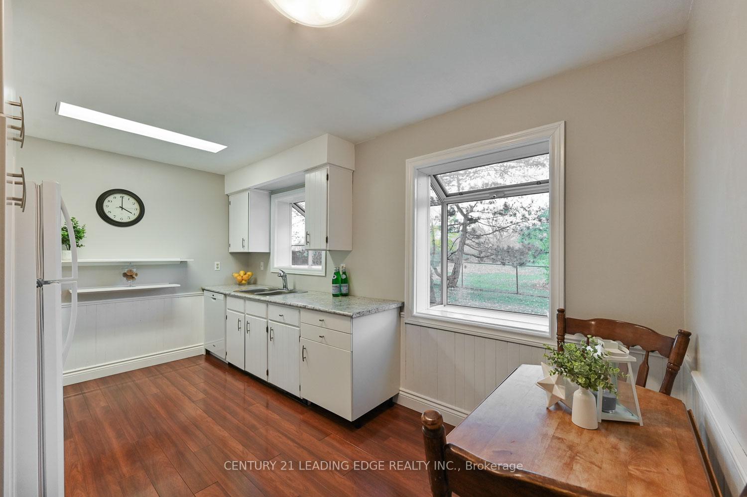 Photo 12 of 49 Sir Pellias Terrace, Markham, Markham Village — HOMEH