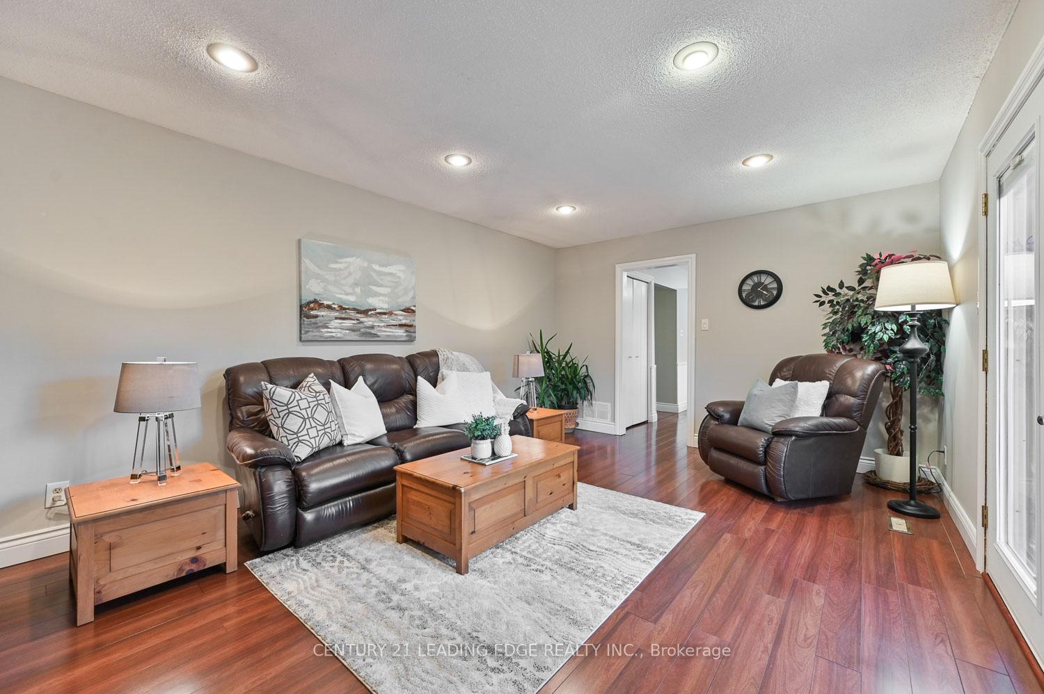 Photo 15 of 49 Sir Pellias Terrace, Markham, Markham Village — HOMEH