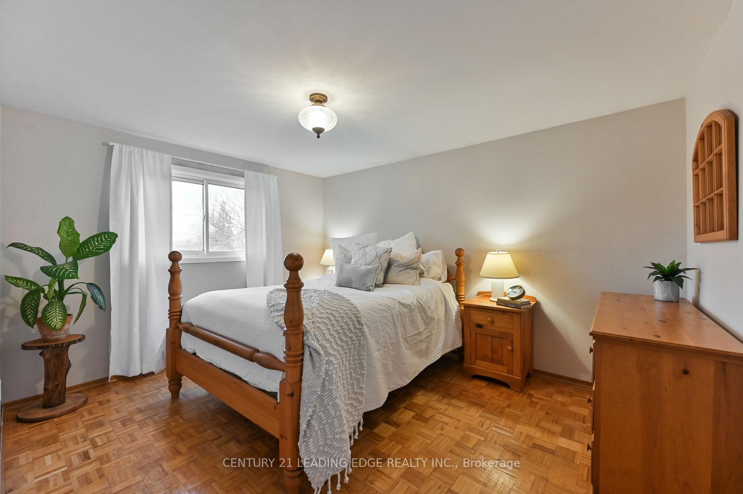 Photo 19 of 49 Sir Pellias Terrace, Markham, Markham Village — HOMEH