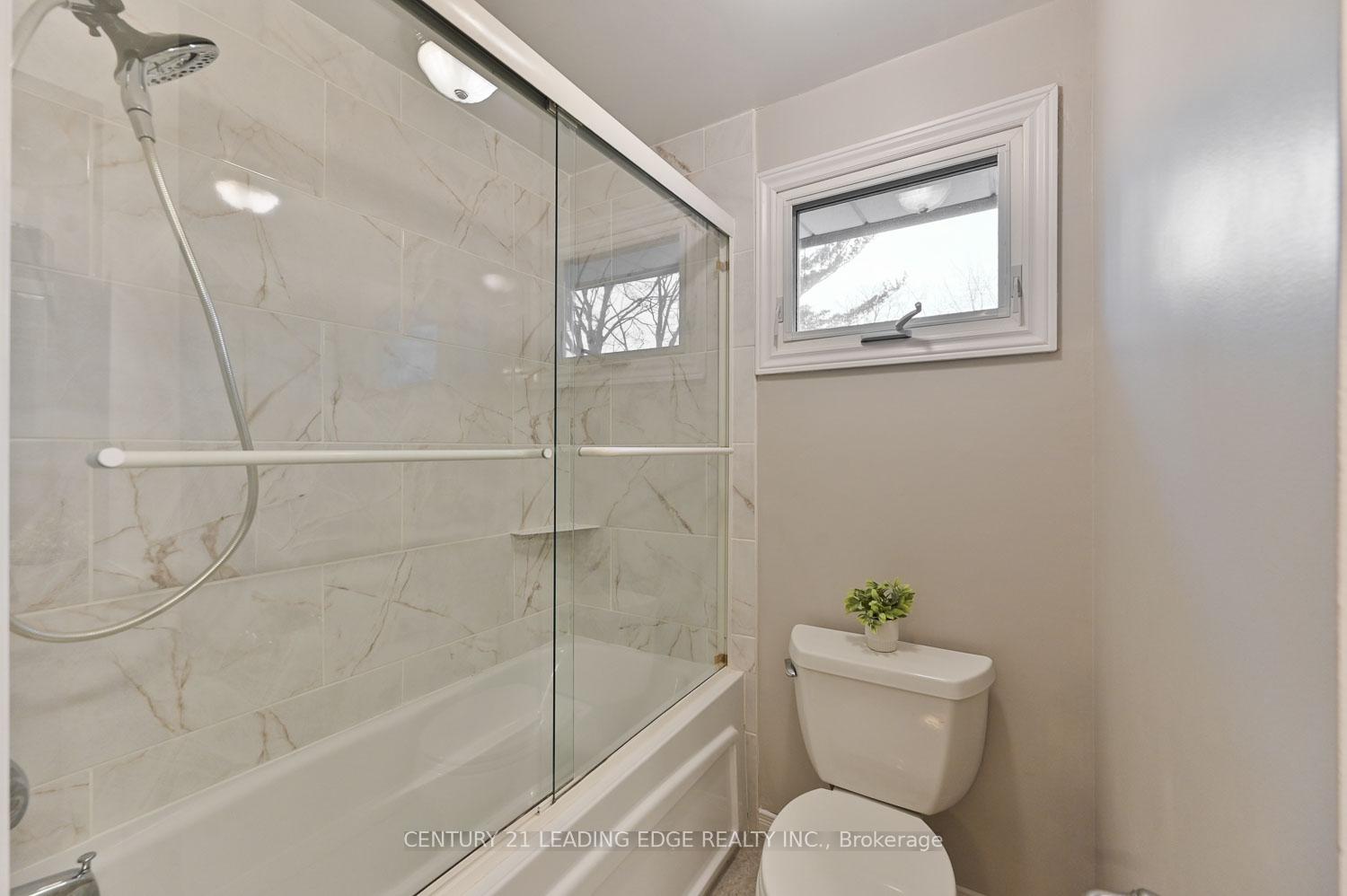 Photo 24 of 49 Sir Pellias Terrace, Markham, Markham Village — HOMEH