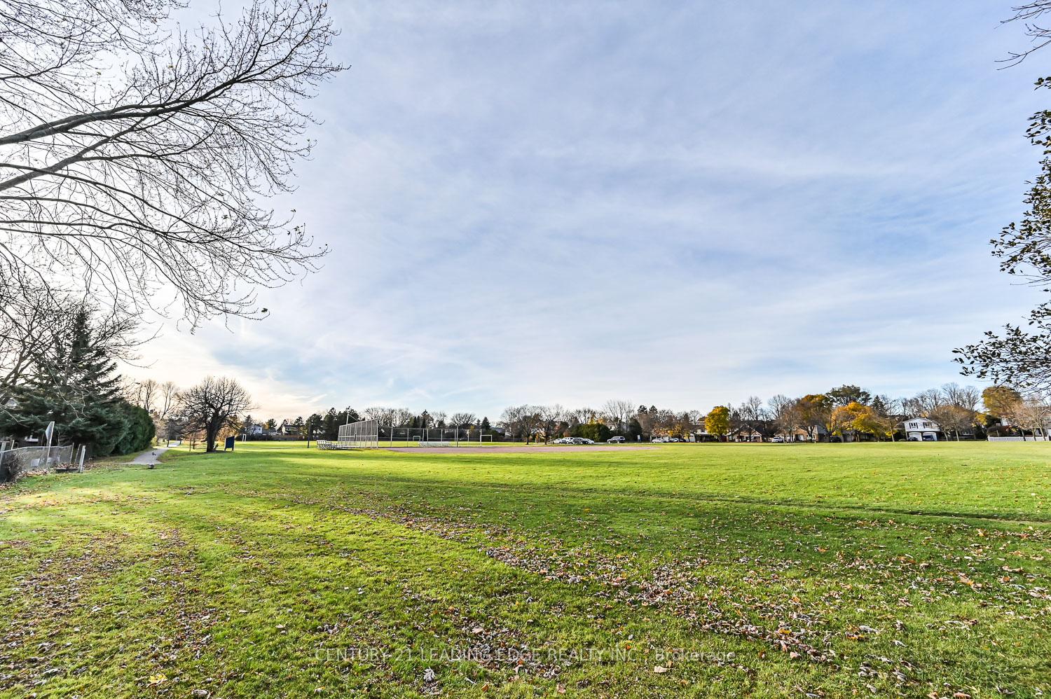 Photo 39 of 49 Sir Pellias Terrace, Markham, Markham Village — HOMEH