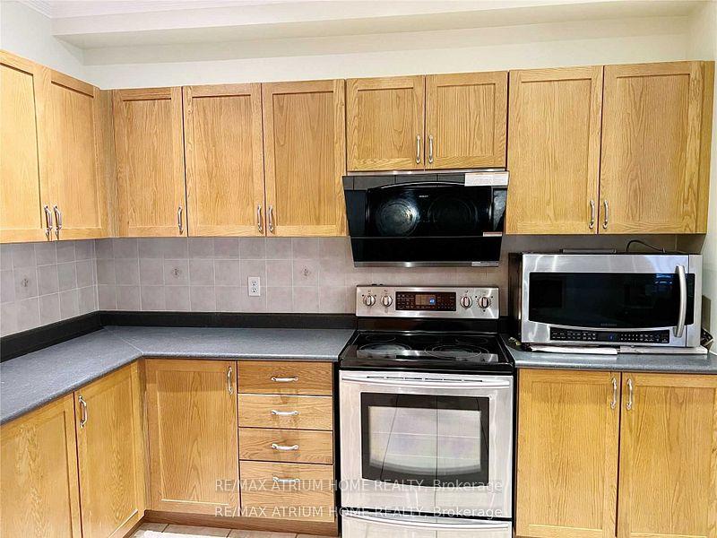 Photo 3 of 12 Seabreeze Avenue, Vaughan, Patterson — HOMEH