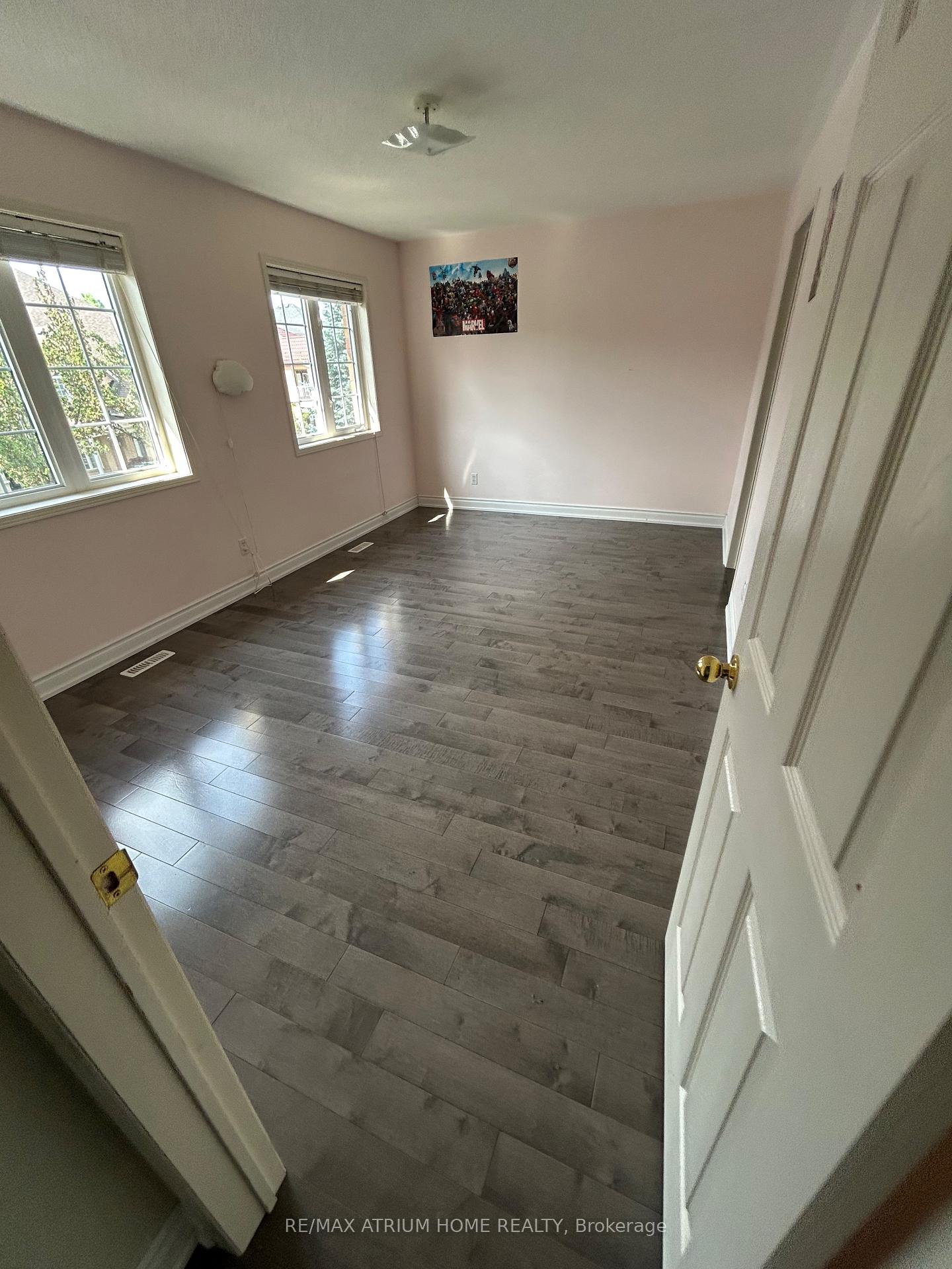 Photo 9 of 12 Seabreeze Avenue, Vaughan, Patterson — HOMEH