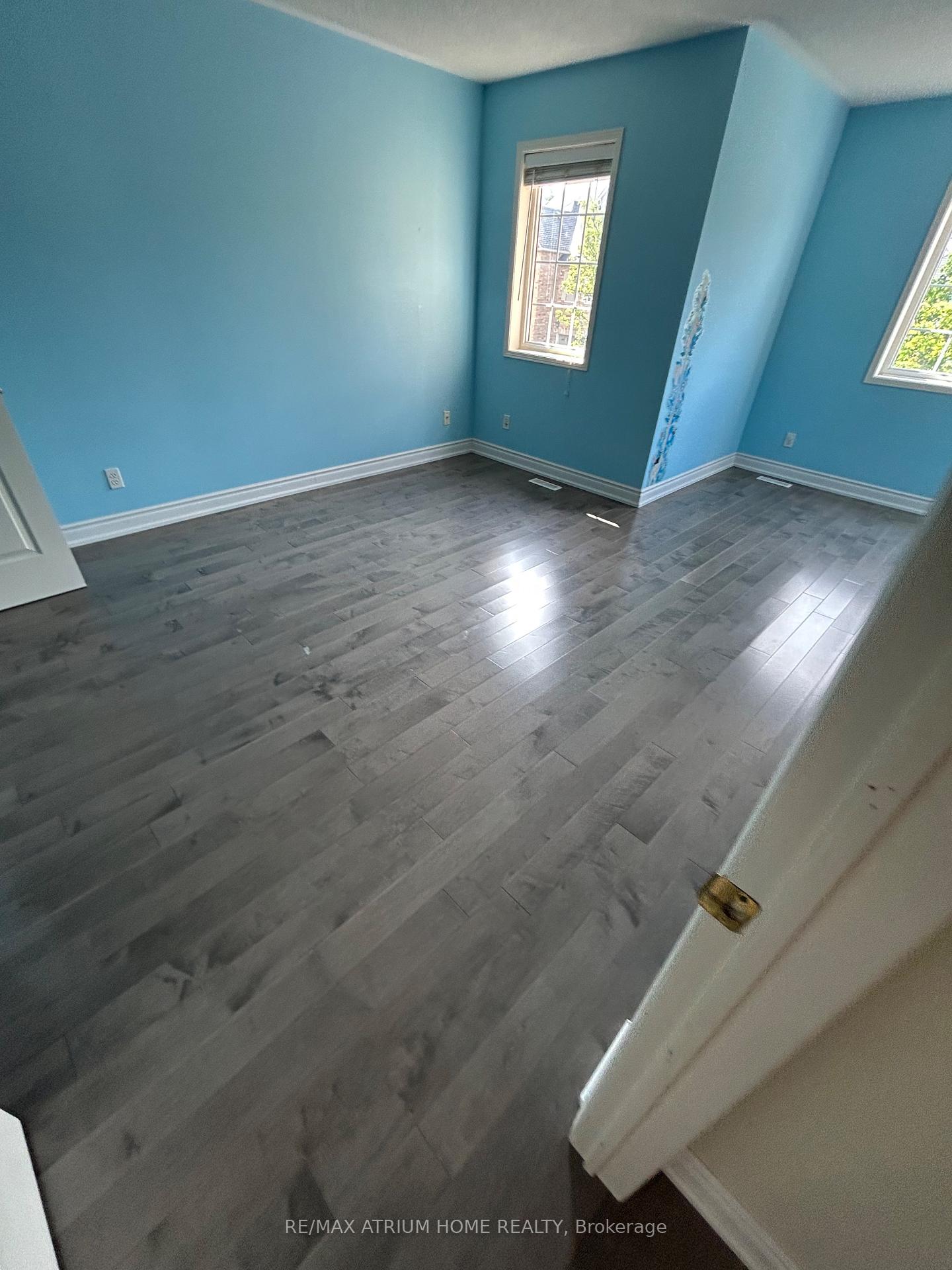 Photo 11 of 12 Seabreeze Avenue, Vaughan, Patterson — HOMEH