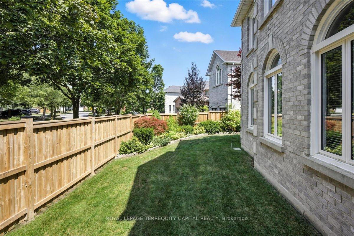 Photo 1 of 20 Brownridge Drive, Vaughan, Brownridge — HOMEH