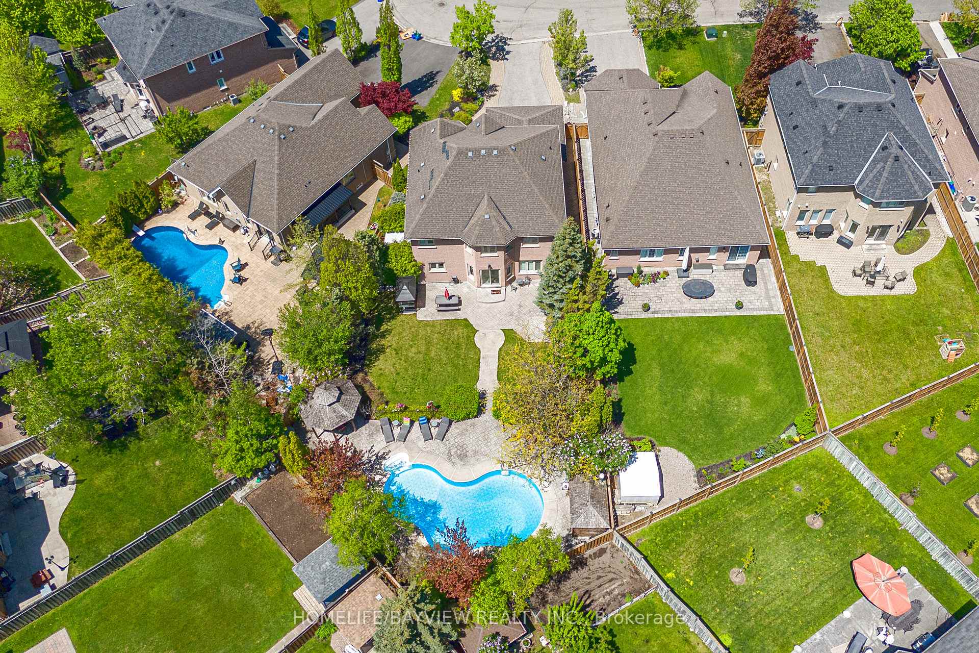 Photo 4 of 19 Oban Avenue, Vaughan, Maple — HOMEH