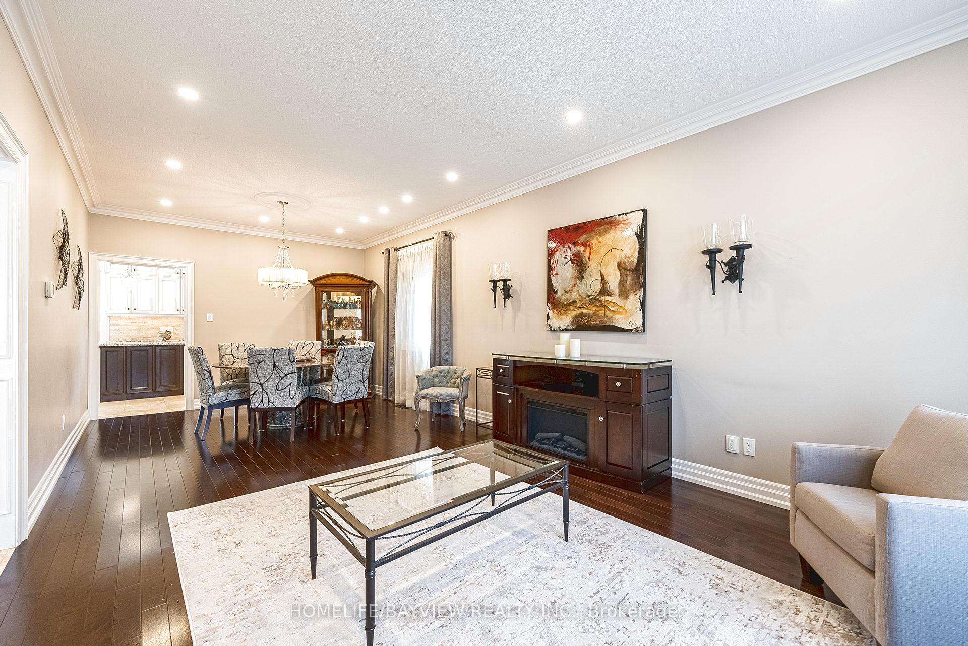 Photo 10 of 19 Oban Avenue, Vaughan, Maple — HOMEH