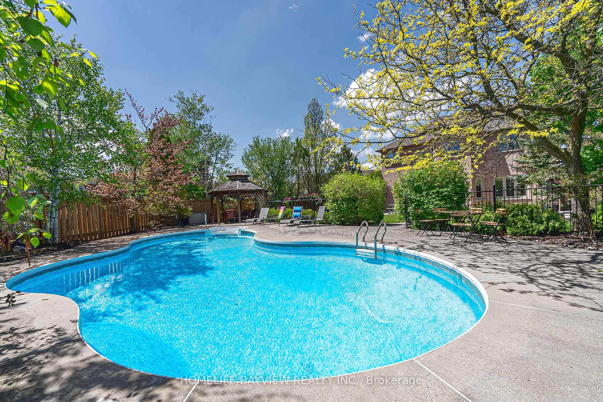Photo 14 of 19 Oban Avenue, Vaughan, Maple — HOMEH