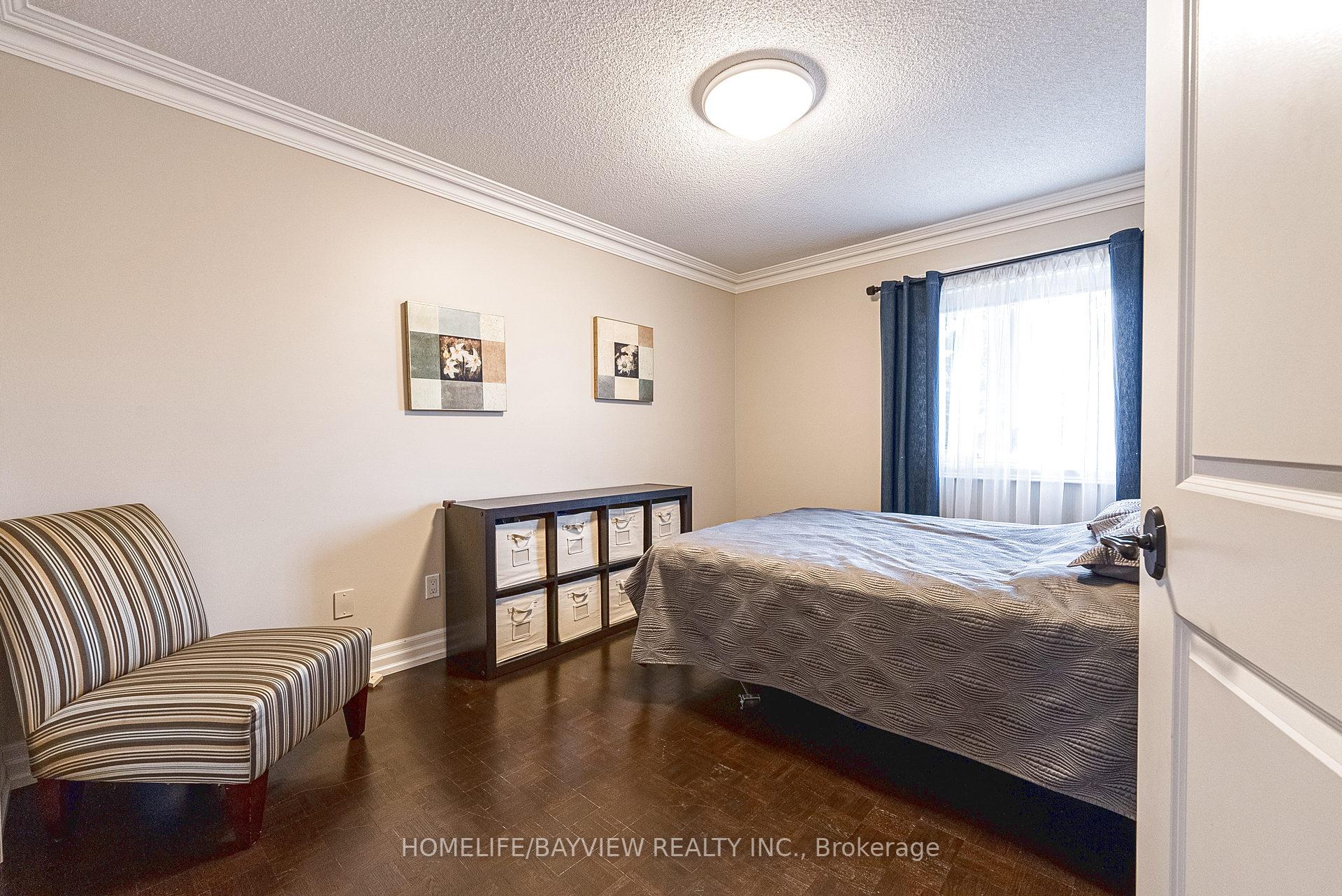 Photo 35 of 19 Oban Avenue, Vaughan, Maple — HOMEH