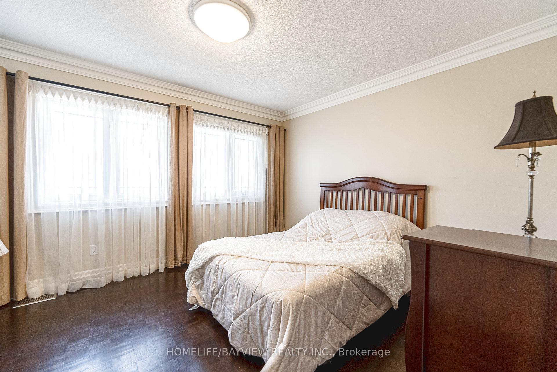 Photo 37 of 19 Oban Avenue, Vaughan, Maple — HOMEH
