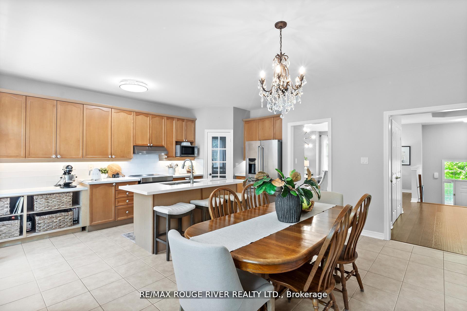 Photo 10 of 11 Maple Edge Lane, Whitby, Williamsburg — HOMEH