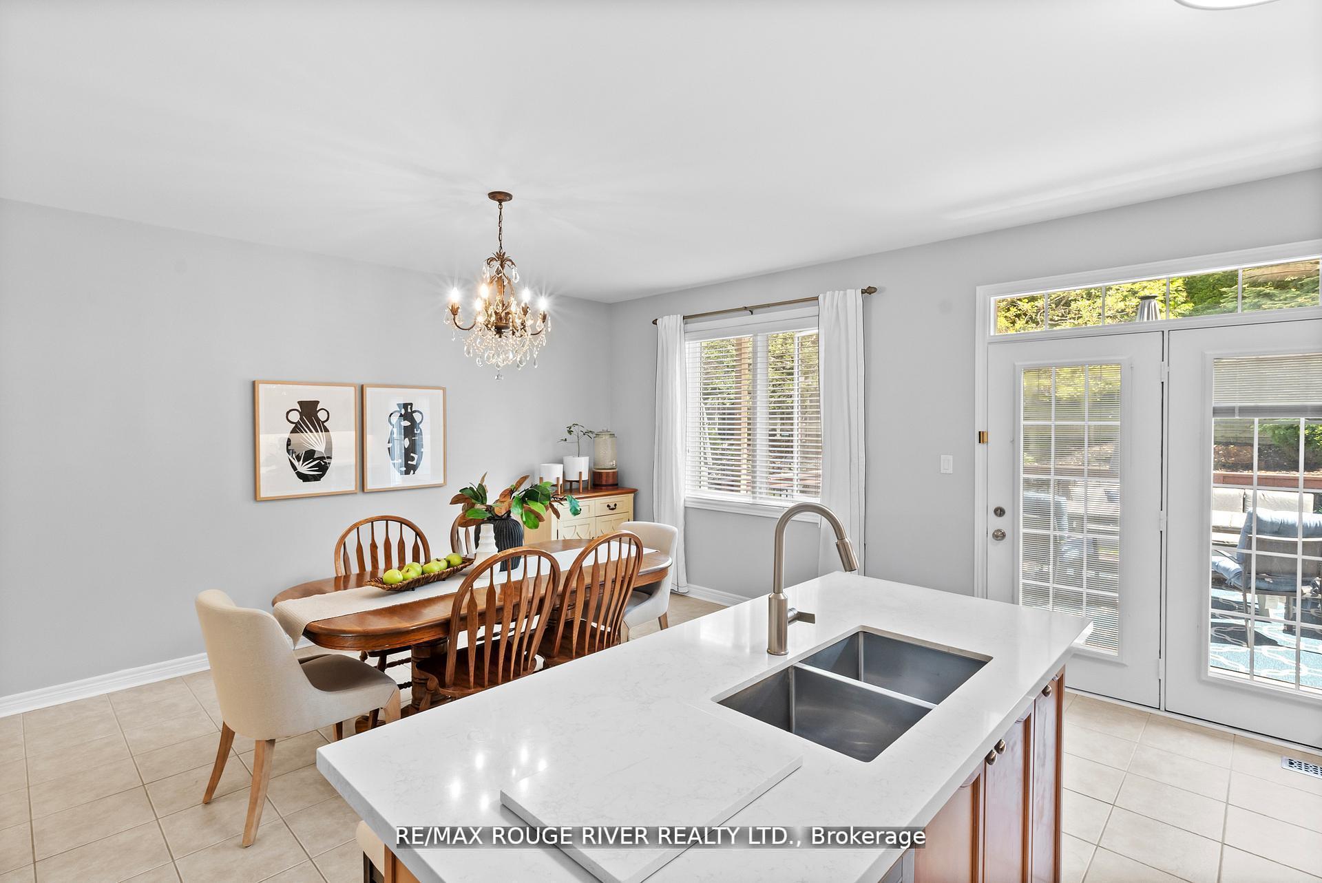Photo 13 of 11 Maple Edge Lane, Whitby, Williamsburg — HOMEH