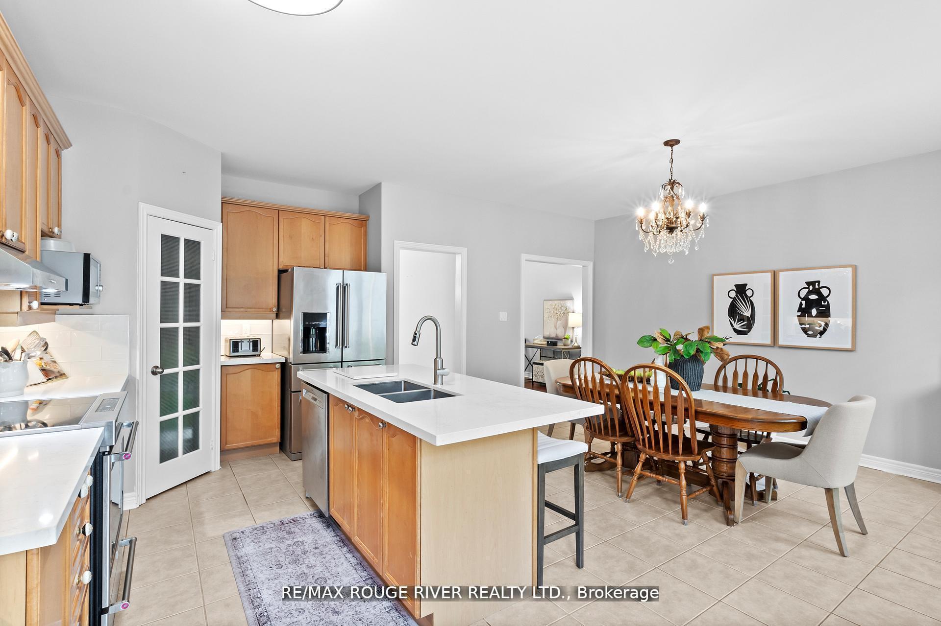 Photo 14 of 11 Maple Edge Lane, Whitby, Williamsburg — HOMEH