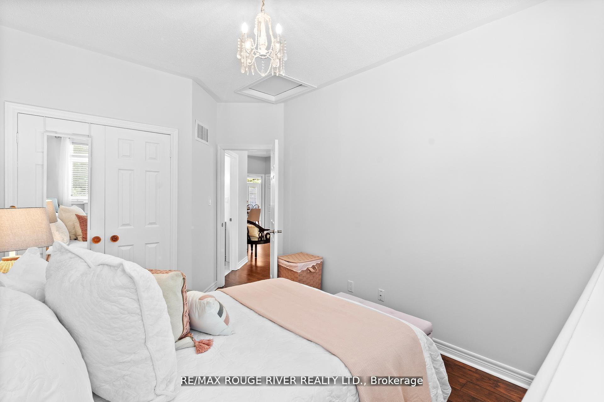 Photo 18 of 11 Maple Edge Lane, Whitby, Williamsburg — HOMEH