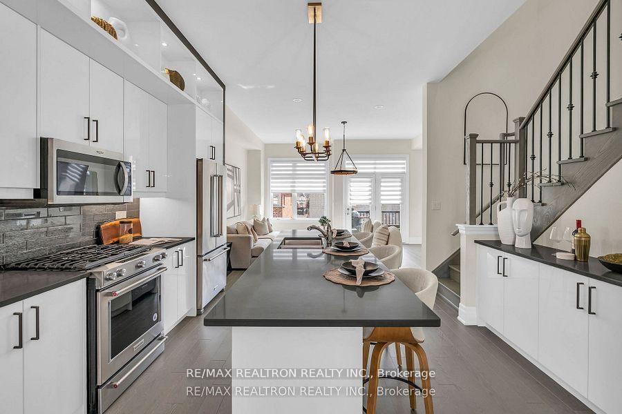 Photo 4 of 178 Golden Trail, Vaughan, Patterson — HOMEH