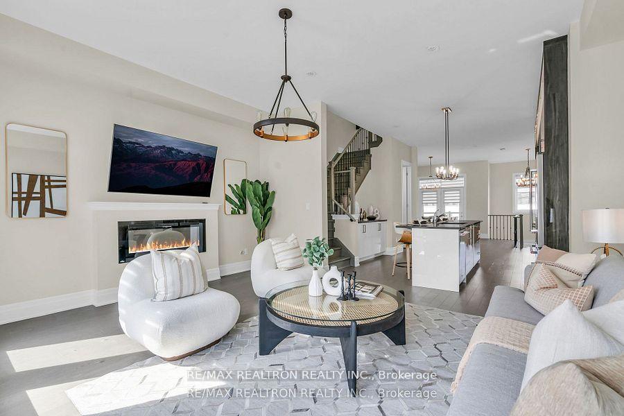 Photo 11 of 178 Golden Trail, Vaughan, Patterson — HOMEH