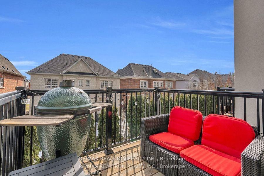 Photo 15 of 178 Golden Trail, Vaughan, Patterson — HOMEH