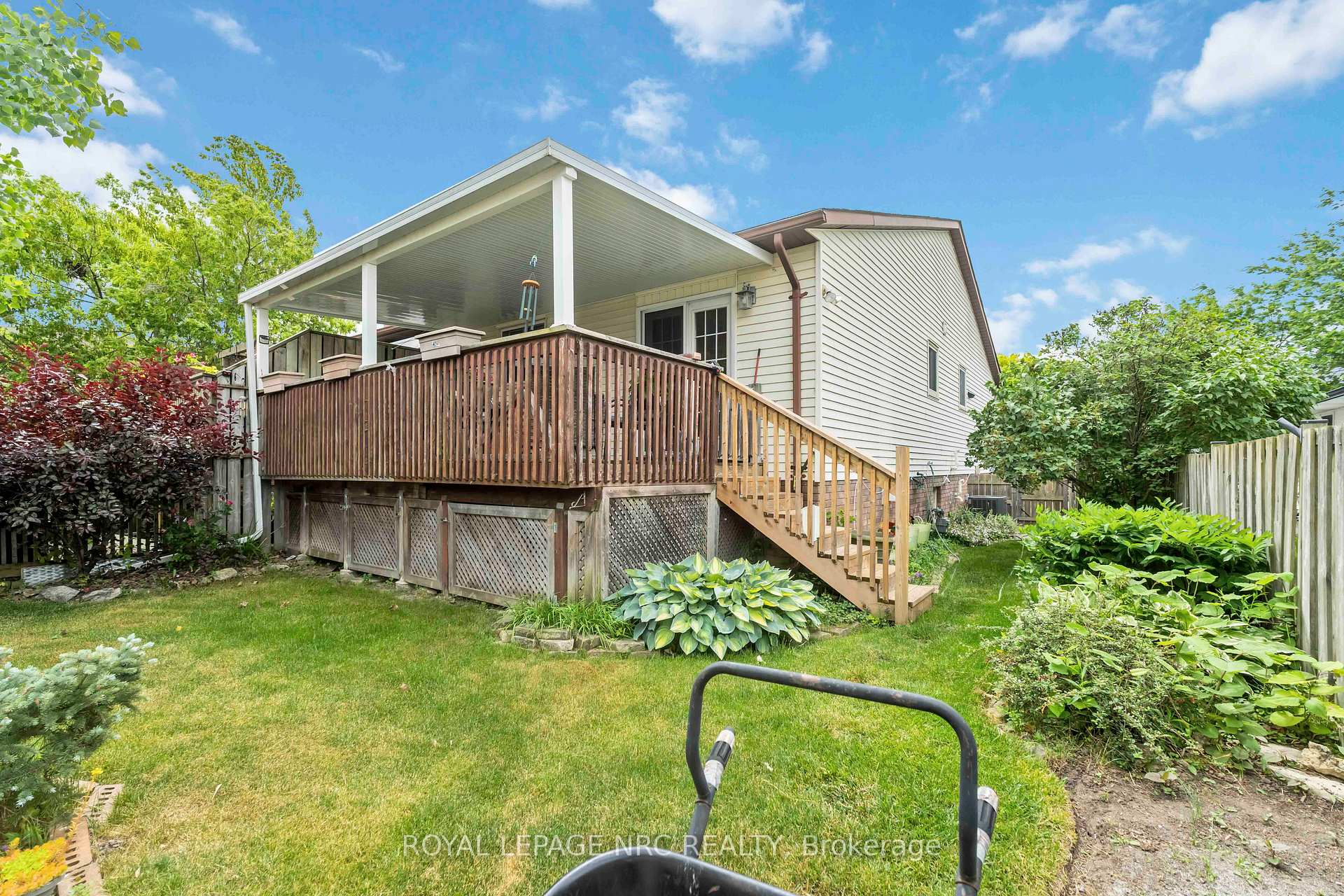 Photo 4 of 158 Windsor Street, Welland, Broadway — HOMEH