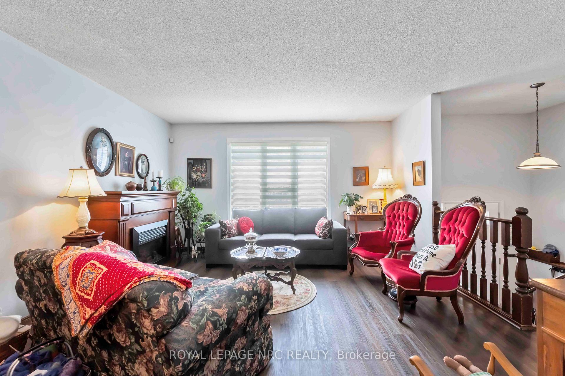 Photo 9 of 158 Windsor Street, Welland, Broadway — HOMEH