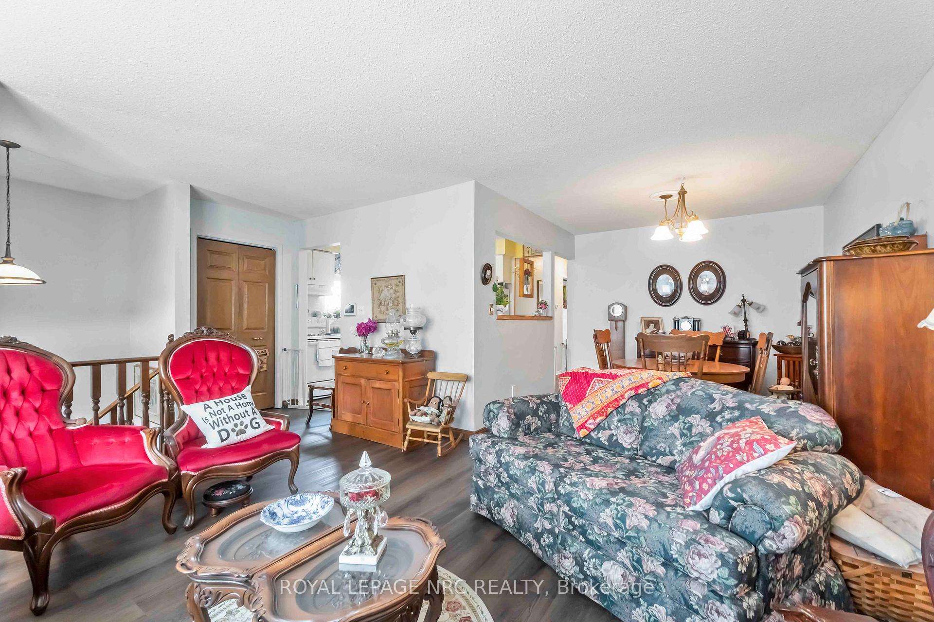 Photo 11 of 158 Windsor Street, Welland, Broadway — HOMEH