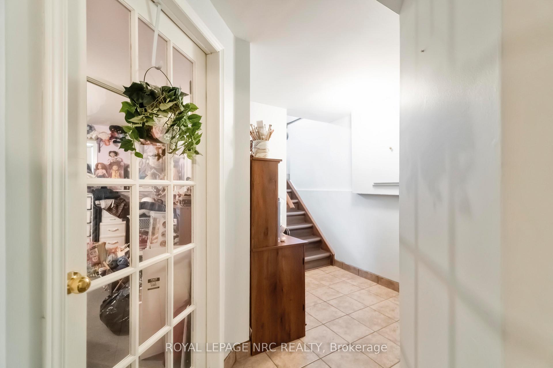 Photo 30 of 158 Windsor Street, Welland, Broadway — HOMEH