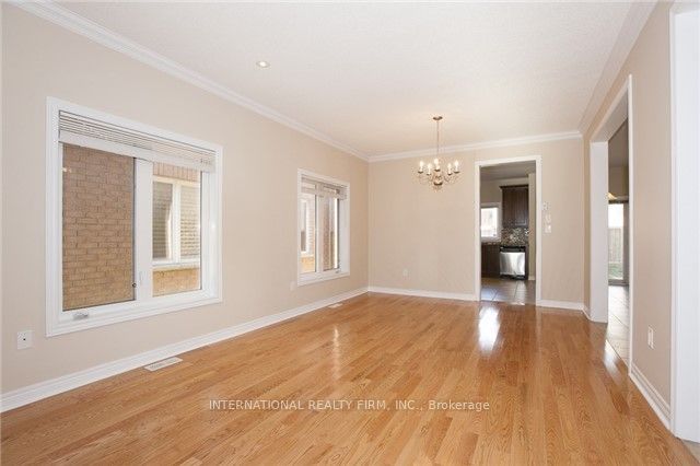 Photo 3 of 86 Maverick Avenue, Vaughan, Patterson — HOMEH