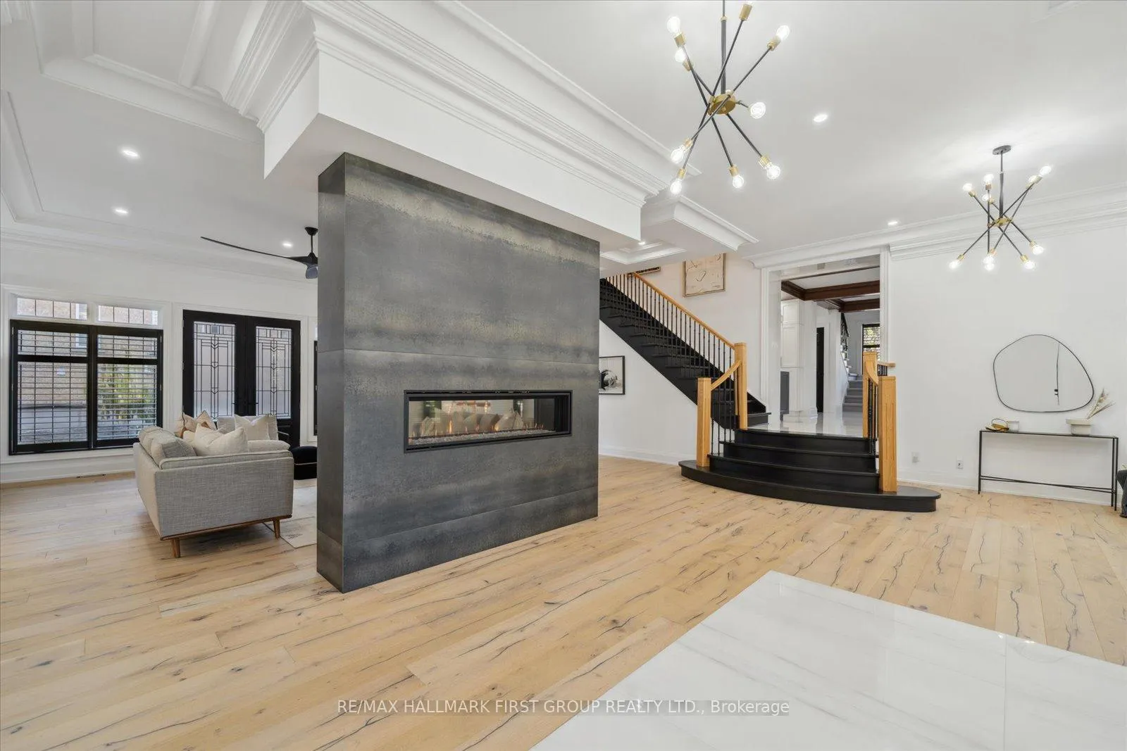 Photo 6 of 134 Front Street E, Whitby, Port Whitby — HOMEH