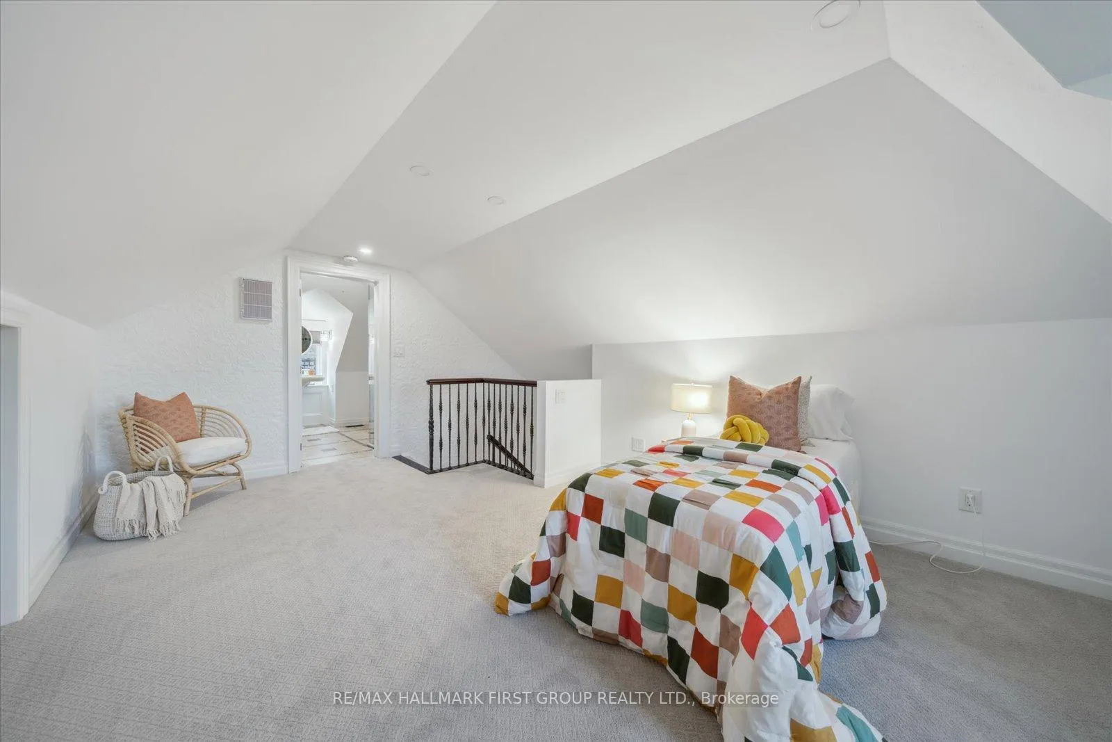 Photo 33 of 134 Front Street E, Whitby, Port Whitby — HOMEH
