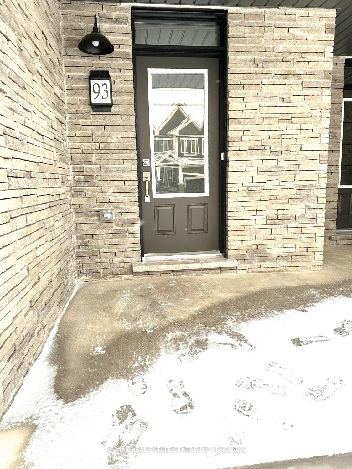 Photo 3 of 93 Masters Street, Welland, Dain City — HOMEH