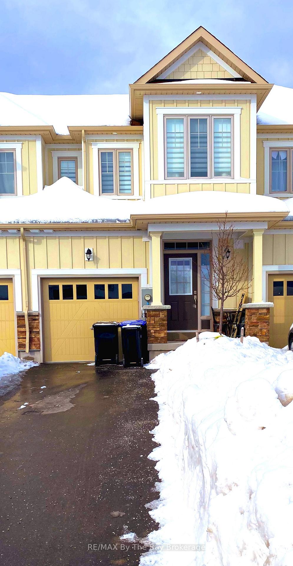 Front of 18 Little River Crossing