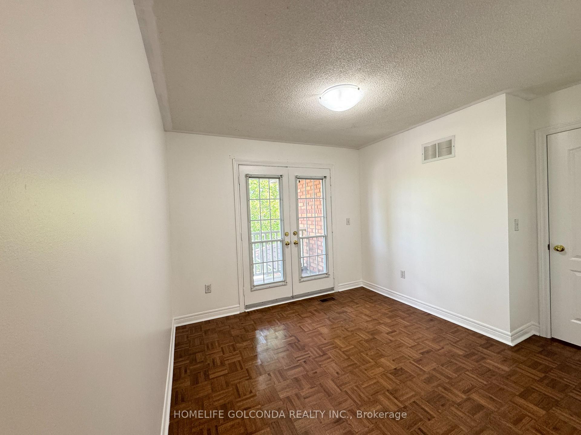 Photo 12 of 49 Moraine Drive, Vaughan, Vellore Village — HOMEH